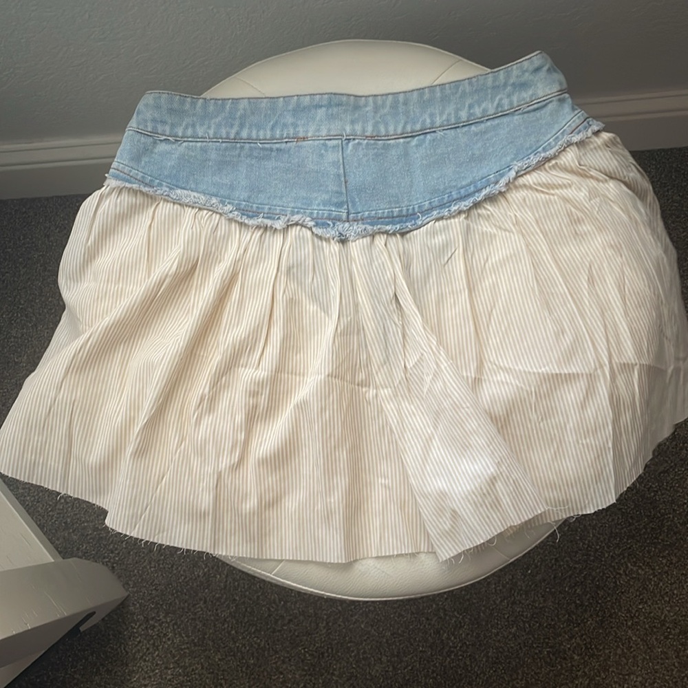 Shorts - Picture 4 of 4